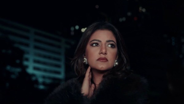 ياسمين تغني عن وجع الفراق بـ أعراض انسحابه .. وكليب سينمائي في لبنان