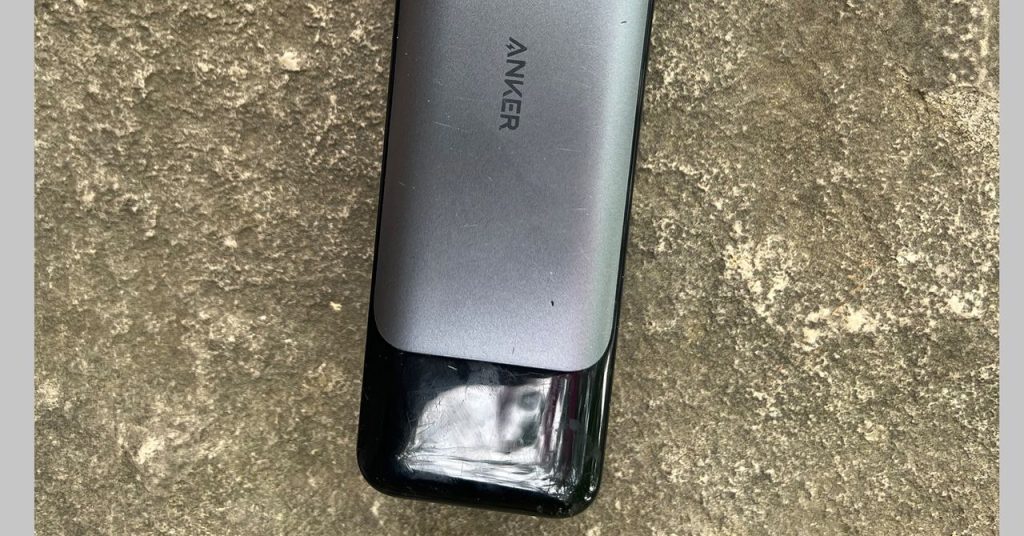 أنا أحب بنك الطاقة Anker هذا كثيرًا وأمتلك اثنين منه، وهناك تخفيضات كبيرة الآن