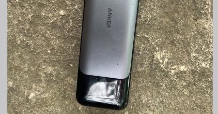 أنا أحب بنك الطاقة Anker هذا كثيرًا وأمتلك اثنين منه، وهناك تخفيضات كبيرة الآن