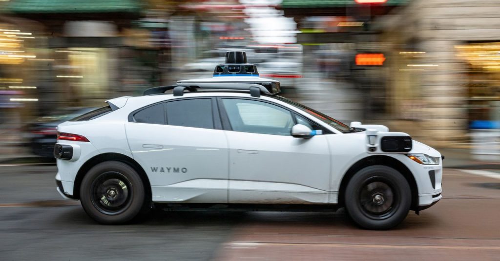 تتذكر شركة Waymo أن سيارات الأجرة الروبوتية بسبب المخاطر ستقودها بسرعة إلى مناطق إنشاء الطرق السريعة