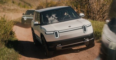 الرئيس التنفيذي لشركة Rivian يتحدث عن Cybertruck من Tesla، وFerrari’s Luce، وماذا يحدث إذا فشل R2