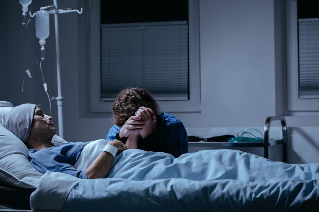 توقفت ابنتي عن التحدث معي ولا أريدها على فراش الموت