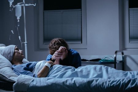 توقفت ابنتي عن التحدث معي ولا أريدها على فراش الموت