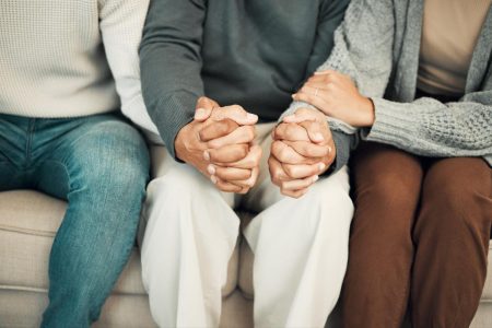 يقول غالبية البالغين الذين يعتنون بوالديهم إن ذلك يساعد في شفاء علاقاتهم: استطلاع