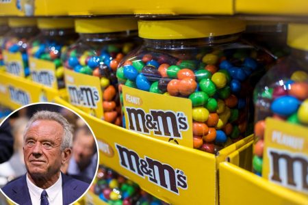 M&M’s تتجه نحو MAHA، لتتخلص من لونين مميزين