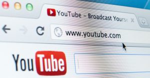يبدو أن موقع YouTube يجني الأموال من حسابات الإيرانيين الخاضعين للعقوبات