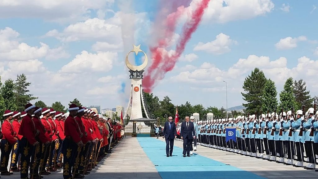 زعماء الناتو يجتمعون بعد تأكيد ترامب مزاعم جرينلاند