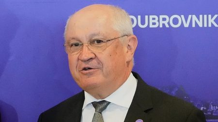 استقالة رئيس وزراء مولدوفا ألكساندرو مونتينو بعد ثمانية أشهر في منصبه