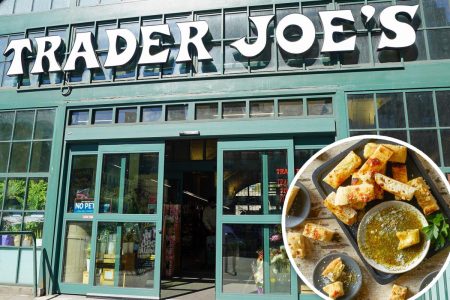 يقوم متسوقو Trader Joe بشراء توابل Aglio Olio بسعر 2.49 دولارًا بكميات كبيرة