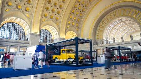 فورد تفتتح معرض Union Station بمناسبة عيد ميلاد أمريكا الـ 250
