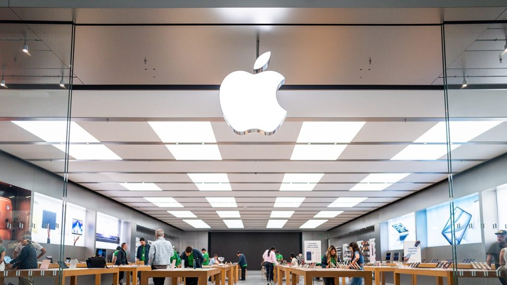تتهم دعوى قضائية لشركة Apple شركة OpenAI بالبحث عن نماذج أولية أثناء مقابلات العمل