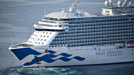 وفاة أحد أفراد طاقم Princess Cruises بعد أن ذهب في البحر بالقرب من كانكون