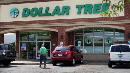 تغلق شركة Dollar Tree 75 متجرًا بينما تفتح مئات أخرى على مستوى البلاد