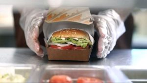 برجر كنج يعلن عن “ضمان Whopper” و”Your Way Champions”