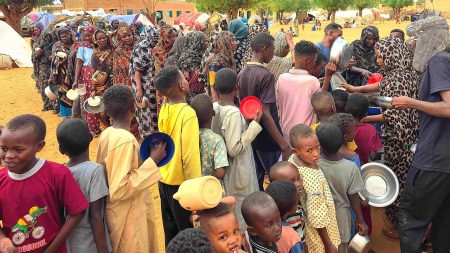 حرب السودان المنسية تقود إلى أسوأ أزمة إنسانية في العالم
