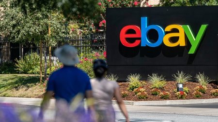 وافقت شركة eBay على دفع 50 مليون دولار مقابل حملة مطاردة إلكترونية ضد زوجين من ماساتشوستس