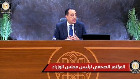 مدبولي: المواطن لن يتأثر بأي زيادة في شرائح الكهرباء التجارية على من يعمل بعد مواعيد الغلق الصيفي