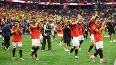 حفيظ دراجي: منتخب مصر خرج من البطولة ودخل قلوب العالم.. ولم يكن مسموحًا بإقصاء ميسي