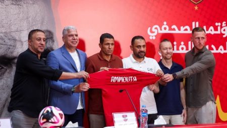 دفاعات الأهلي بخير.. الحسين عموتة يتحفظ على صفقة مدافع سوبر