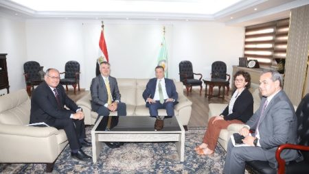 وزير الزراعة يتفق مع معهد إيطالي على تنظيم حملات لدعم صغار المزارعين