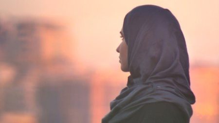 هل يؤثر الحجاب على تفكير المرأة وإبداعها؟ أمين الفتوى يجيب