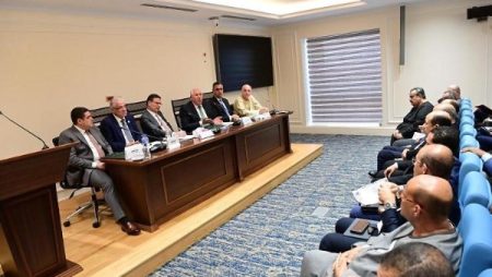 وزير الزراعة: نضع مساندة الفلاح في مواجهة أعباء الإنتاج على رأس أولوياتنا
