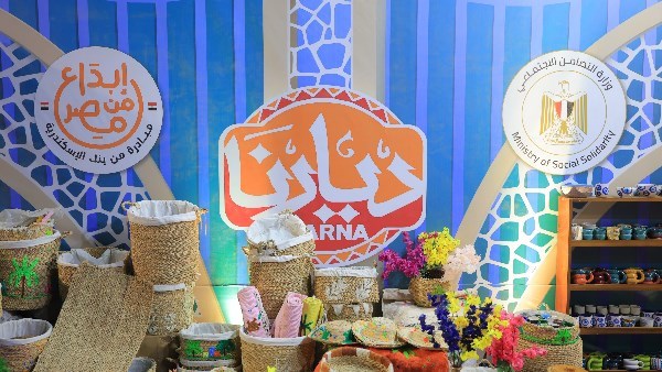 “مصر بتتكلم حرفي”.. 450 عارضا يتحدون المنتجات المستوردة في الساحل الشمالي
