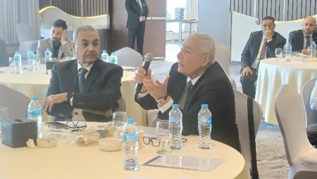 محمد عسكر: الإرادة والمشاركة بين الأطراف المعنية ومراعاة خصوصية كل دولة مفتاح نجاح مبادرة السلامة المرورية