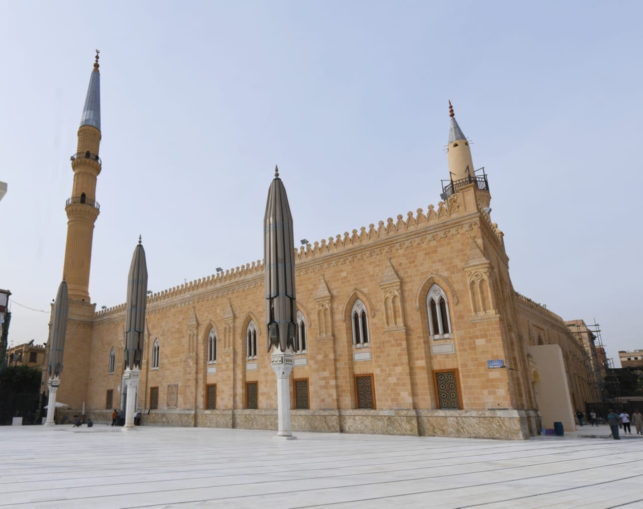 بحضور وزير الأوقاف.. إعادة فتح صحن مسجد الحسين اليوم في احتفالية رسمية بعد انتهاء أعمال الفرش| صور بحضور وزير الأوقاف.. إعادة فتح صحن مسجد الحسين اليوم في احتفالية رسمية بعد انتهاء أعمال الفرش| صور