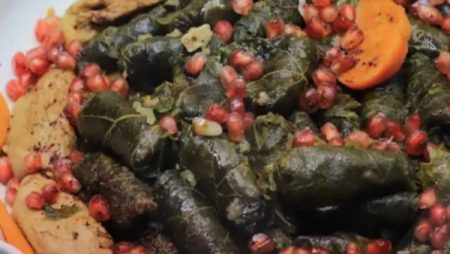 طريقة عمل ورق عنب بالدجاج.. خطوة بخطوة