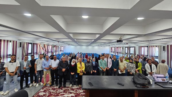 جامعة دمنهور: بناء المواطن الرقمي الواعي ركيزة لتحقيق مستهدفات رؤية مصر 2030