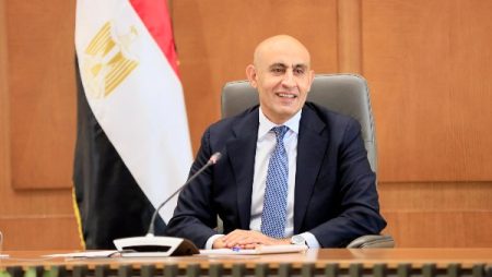 عبد اللطيف يصل برلين لإطلاق شراكة جديدة في ملف التعليم الفني