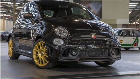 بحجم صغير.. ماذا تقدم أبارث 695 ANNIVERSARIO؟