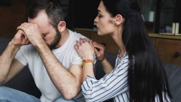 كيف يفكّر الشخص التجنبي بعد الانفصال؟ .. حقيقة الصمت والاشتياق