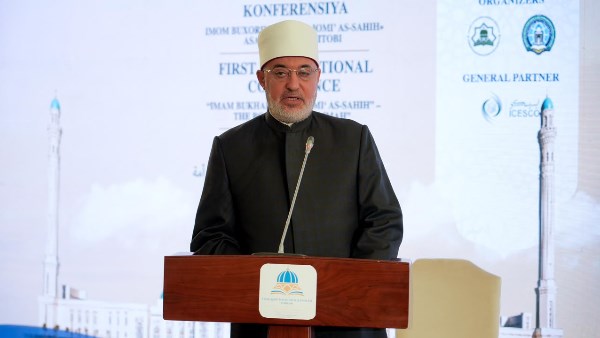 التشكيك في صحيح الإمام البخاري.. مفتي الجمهورية: الهجوم عليه ليس استهدافًا للكتاب بل للسنة النبوية كلها