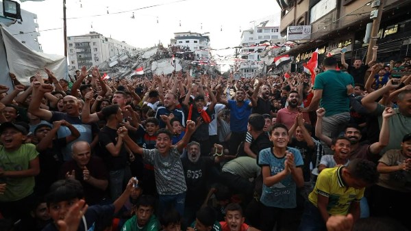 بعد ما ودّعت مصر المونديال بشرف .. أهل غزة يهتفون: «للفراعنة مُشجعين فايزين أو خسرانين»