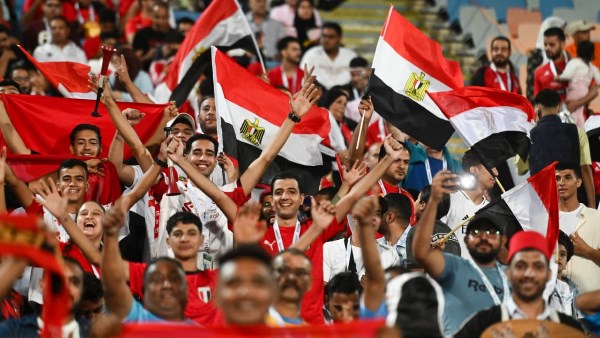 الجماهير تزين إستاد القاهرة بأعلام مصر احتفالا بإنجاز المنتخب في مونديال 2026.. شاهد