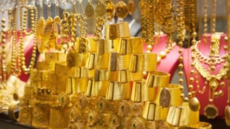 الحق اشتري.. توقعات شعبة الذهب بشأن المعدن الأصفر