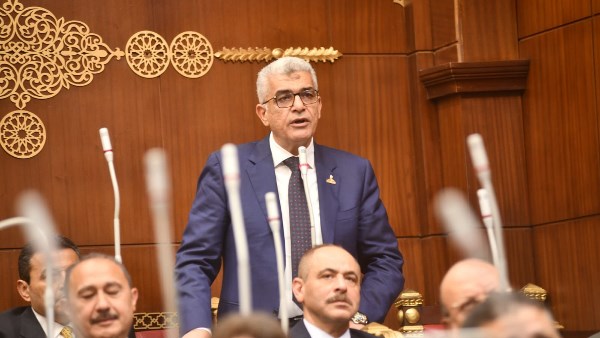 نائب بورسعيد يتقدم باقتراح لتقسيط متأخرات التأمينات لحاملي الرخص المهنية