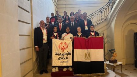 وزيرة التضامن تتابع عروض منتخب مصر لكرة القدم الموحدة للسيدات