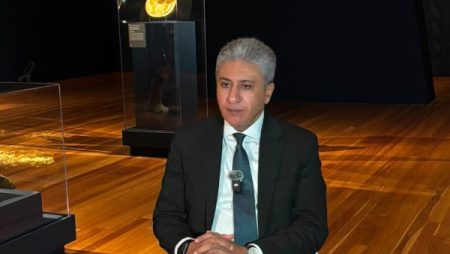 وزير السياحة والآثار يعقد سلسلة من اللقاءات الإعلامية مع ممثلي وسائل الإعلام الأمريكية