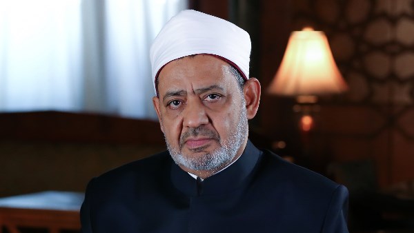 شيخ الأزهر يهنئ أوائل الثانوية الأزهرية هاتفيا.. ويؤكد: وطنكم يعقد عليكم الآمال للنهوض بمستقبل أمتكم