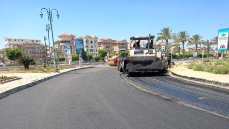 وزيرة الإسكان تتابع تطوير ورفع كفاءة شبكات الطرق والمرافق بالمدن الجديدة