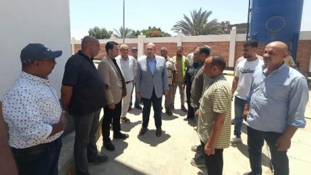 الشهابي يتابع معدلات تنفيذ مشروعات الصرف الصحي بقريتي منشأة دهشور ودهشور