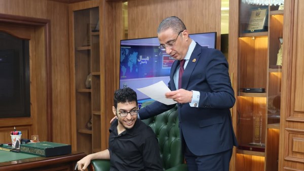 بعد لقائه عددا منهم.. محافظ الجيزة يوجه بتوفير فرص عمل مناسبة لذوي الهمم بعد لقائه عددا منهم.. محافظ الجيزة يوجه بتوفير فرص عمل مناسبة لذوي الهمم