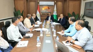 محافظ الجيزة يتابع خطط العمل ونسب إنجاز المشروعات بمركز الصف | صور