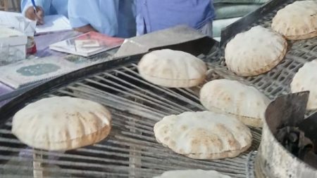 19 محضرا تموينيا خلال حملات على المخابز بشبين الكوم والشهداء بالمنوفية
