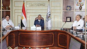 محافظ بني سويف يتابع موقف مشروعات مياه الشرب والصرف الصحي