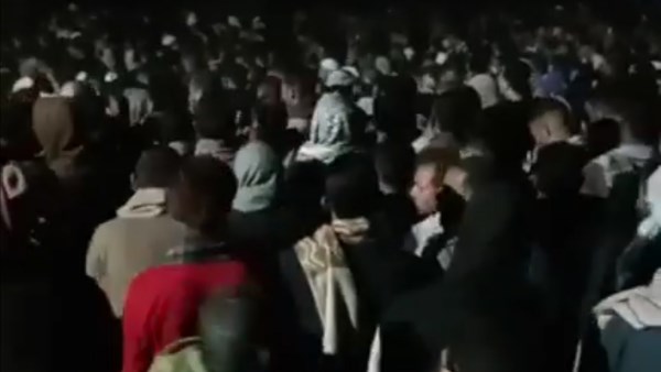 وسط حالة من الحزن الشديد .. تشييع جثامين 3 من أسرة واحدة في حادث صحراوي المنيا