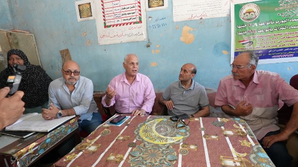 محافظ أسيوط يتفقد الجمعية الزراعية بقرية بني فيز ويتابع انتظام صرف الأسمدة للمزارعين محافظ أسيوط يتفقد الجمعية الزراعية بقرية بني فيز ويتابع انتظام صرف الأسمدة للمزارعين